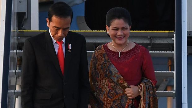 Modisnya Busana Pilihan Iriana  Jokowi  di KTT G20