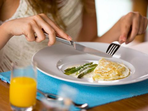 Ilustrasi makan sehat saat sibuk