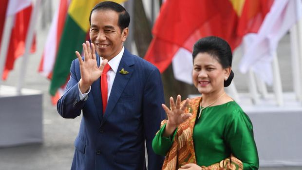 Modisnya Busana Pilihan Iriana  Jokowi  di KTT G20