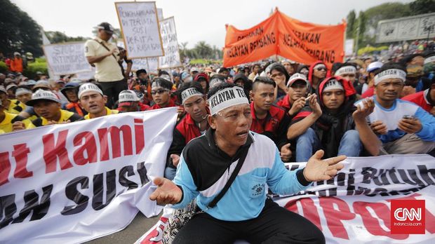 Luhut Sarankan Susi Lebih Inovatif Benahi Larangan Cantrang