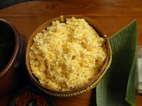 Nasi jagung khas Sumba yang enak dinikmati dengan ayam santan.