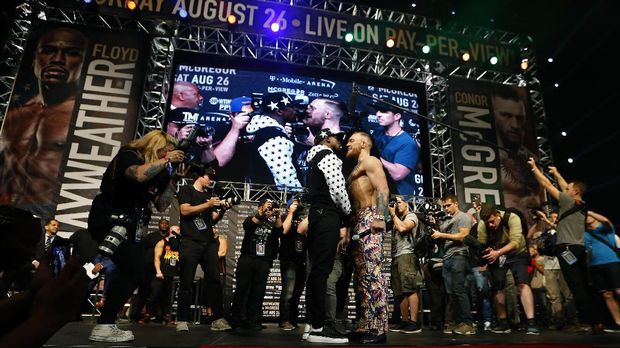 Floyd Mayweather Jr. akan menghadapi jagoan UFC, Conor McGregor pada 26 Agustus mendatang.