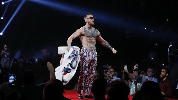 Conor McGregor diyakini bisa memberikan perlawanan sengit pada Floyd Mayweather Jr.