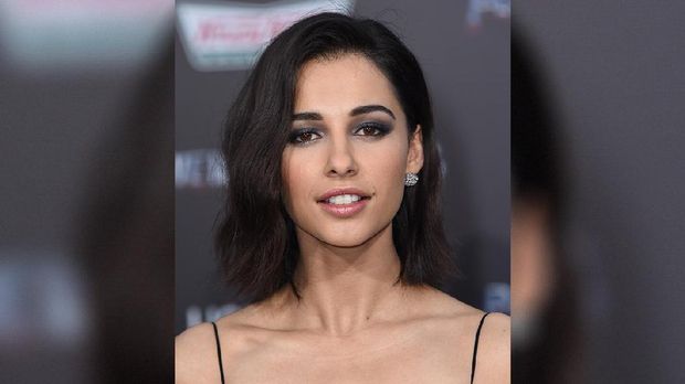 Naomi Scott diketahui memiliki darah India dari sang Ibunda.