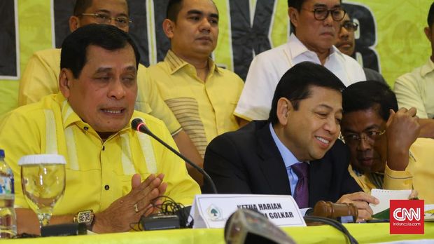Rapat pleno Partai Golkar memutuskan agar Setya Novanto dipertahankan sebagai Ketua Umum.