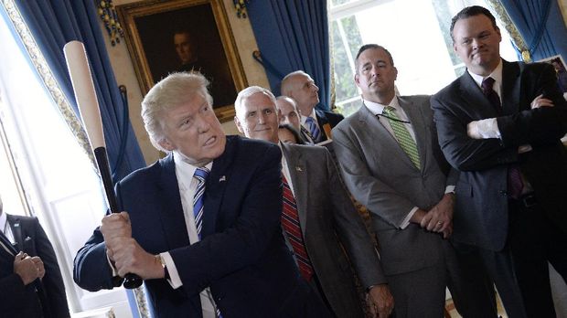 Presiden Trump masih terus dirundung permasalah Rusia.