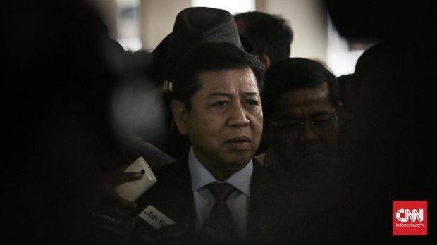 Lewat Munaslub Golkar, Setya Novanto resmi digantikan Airlangga Hartarto sebagai ketua umum Partai Golkar. 