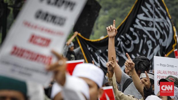 Menimbang Sanksi Bagi PNS Anggota Ormas Anti Pancasila