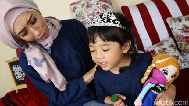 Ilustrasi ibu dan anak