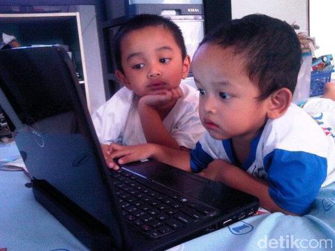 Ini yang Perlu Kita Lakukan Agar Anak Aman Saat Internetan