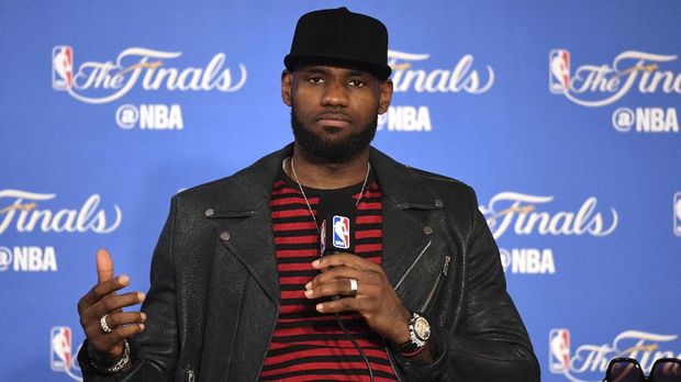 LeBron James unggul atas Cristiano Ronaldo dalam daftar atlet termodis.