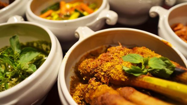 kuliner Indonesia di Tugu Kunstkring Paleis