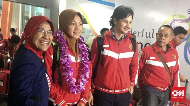 Adinda Larasati dari cabang renang (Kalung bunga) meraih sembilan medali emas di Asian School Games (ASG) 2017