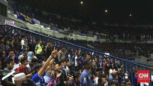 Bobotoh Persib tentu memiliki harapan besar bisa melihat Maung Bandung kembali bangkit.