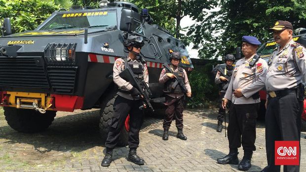 Inspeksi tim Barracuda dilakukan oleh Kaden Gegana Satbrimob Polda Jabar, AKBP Andri, Sabtu (22/7).