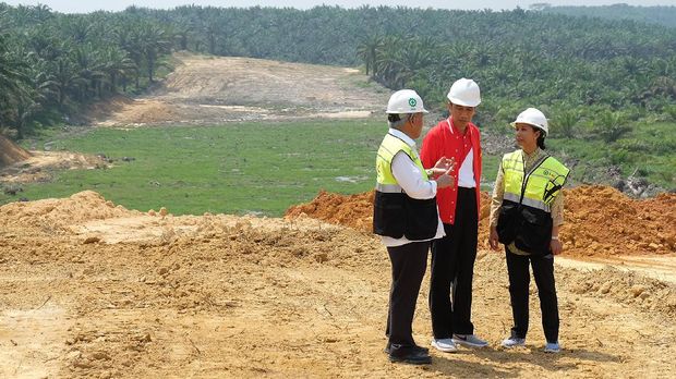 'Lawan Politik Agak Sulit Menjatuhkan Jokowi'