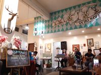 Wiki Koffie: Nikmatnya Menyeruput <i>Caramel Cafe Latte</i> Sambil Ngemil Pisgor Bangkok