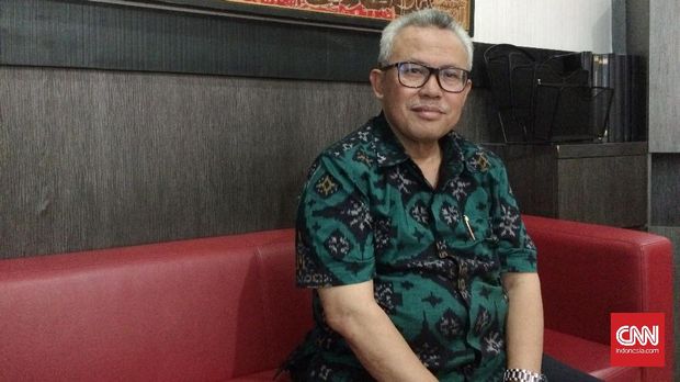 Ketua HIMPUH Baluki Ahmad menyarankan agar usaha umroh dan haji tidak ditebengi oleh ketenaran para pesohor.