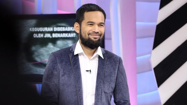 Pada 2014 lalu, Teuku Wisnu dan Dude Herlino pernah menjadi ikon umroh dengan harga paket sebesar Rp32 juta.