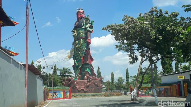 Ormas di Jatim Tolak Patung Panglima Perang Kwaan Sing Tee Koen