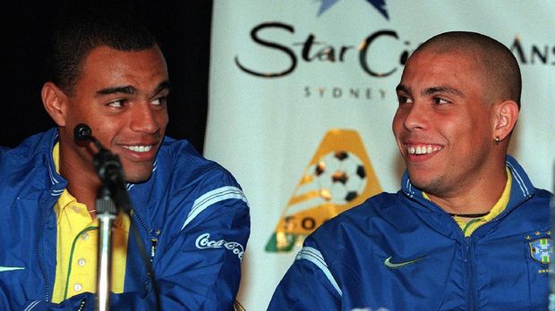 Ronaldo dan Denilson merupakan dua pemain termahal dunia asal Brasil.