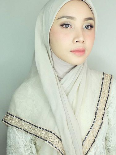 Irna Dewi. 