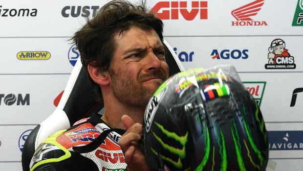 Cal Crutchlow meyakini Marc Marquez sengaja ingin masuk lap kedua untuk mengganti sepeda motor.