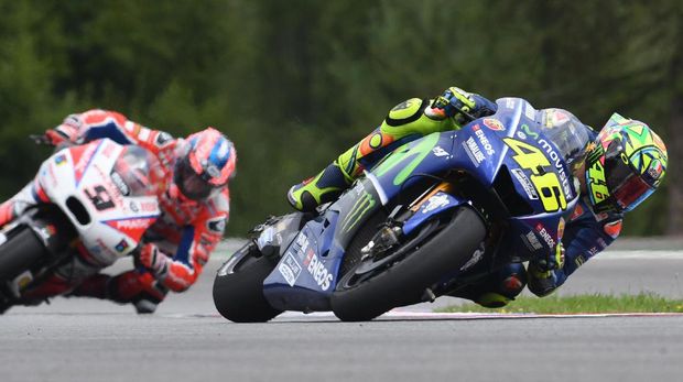 Valentino Rossi berhasil menyusul banyak pebalap untuk finis di posisi keempat.