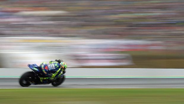 Valentino Rossi mengakui bahwa dirinya tak hebat dalam balapan flag to flag.