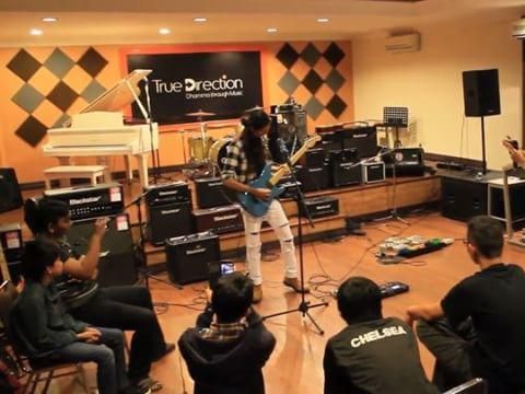 Tempat les musik di Jakarta