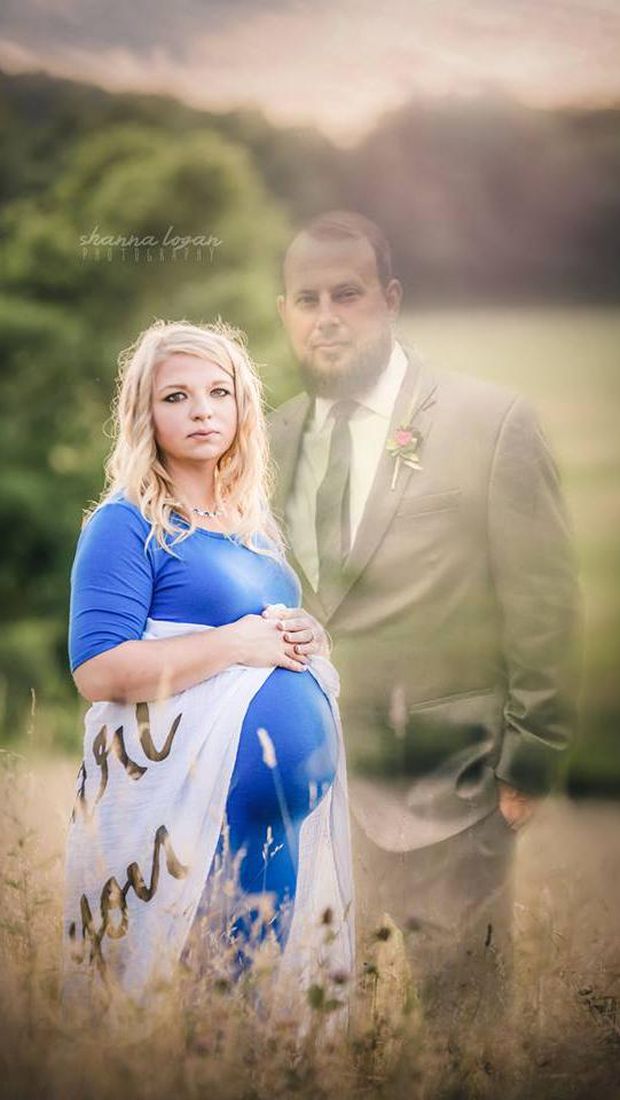 Maternity photoshoot Amanda Snyder 