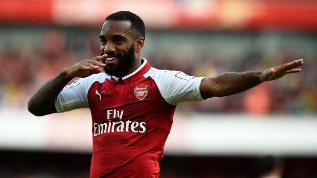 Alexander Lacazette diharapkan bisa menjadi jawaban lini depan Arsenal.