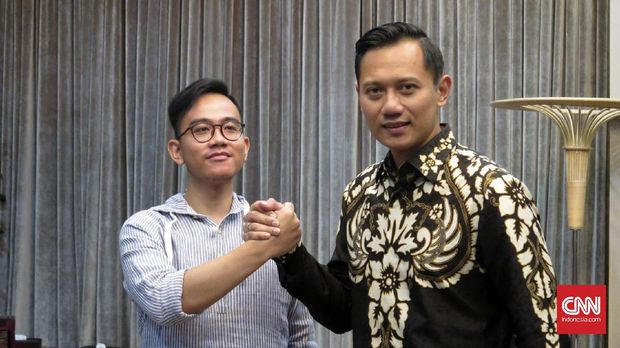 Putra Presiden Joko Widodo, Gibran Rakabuming, saat bertemu Putra Presiden RI ke-6 SBY, Agus Harimurti Yudhoyono di Istana, beberapa waktu lalu.