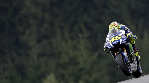 Valentino Rossi tertinggal 33 poin dari Marc Marquez di klasemen MotoGP 2017.