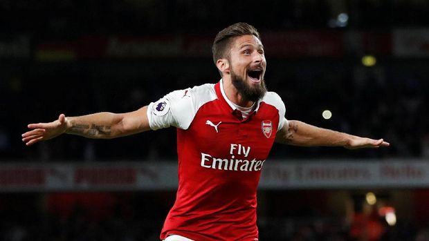 Olivier Giroud akhirnya bertahan di Arsenal setelah sempat digosipkan akan ke Everton.
