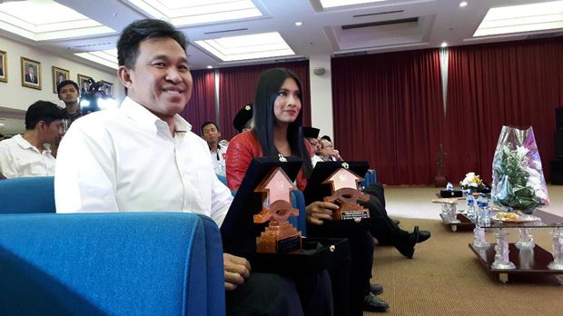 Berani Jaga Negara, Kapolri Hingga Menteri Susi Dapat Penghargaan