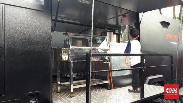 Melihat dari Dekat Mobil Dapur Perang Buatan Indonesia