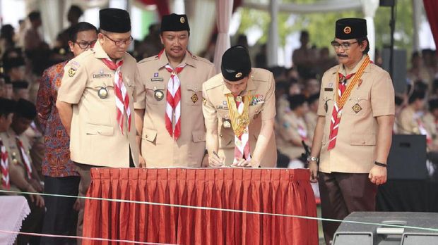Tepuk Tangan Imam Nahrawi dan Sindiran Adhyaksa Dault