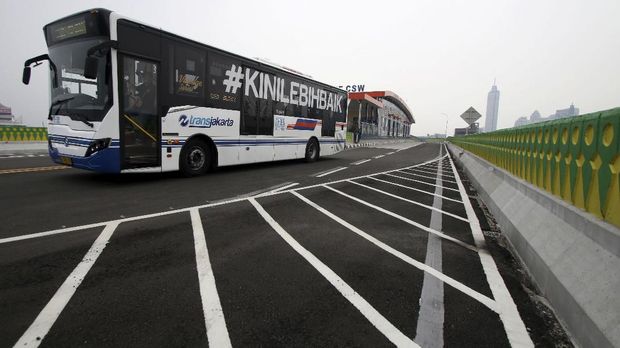 Djarot Minta Transjakarta Gratiskan Layanan Selama 17 Agustus