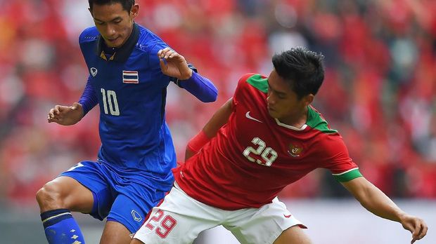 Pemain Thailand harus bekerja keras saat menghadapi Indonesia di laga awal SEA Games.