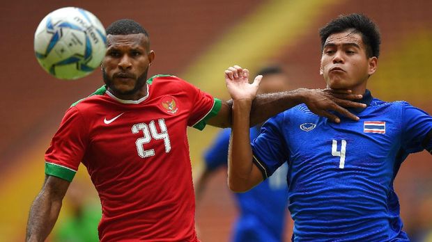 Para pemain masih lebih menonjolkan permainan individu ketimbang kerja sama tim. (