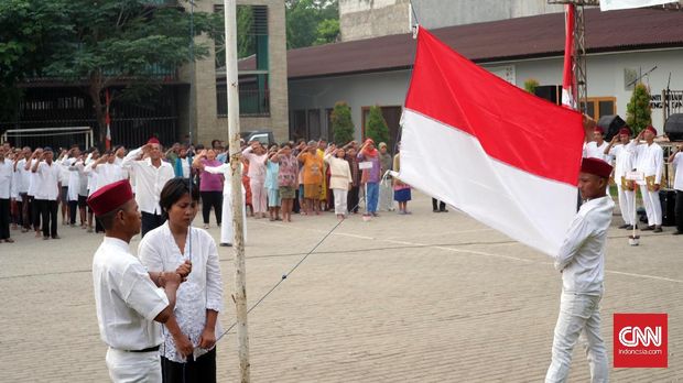 Putri, Pasien Gangguan Jiwa yang jadi Pengibar Bendera HUT RI
