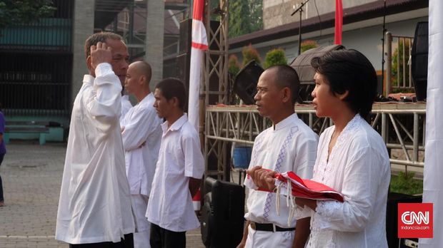 Putri, Pasien Gangguan Jiwa yang jadi Pengibar Bendera HUT RI