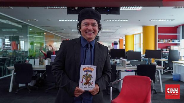 Andrea Hirata dan buku terbarunya, Sirkus Pohon.