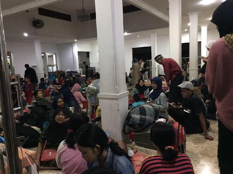 Warga korban kebakaran ditampung sementara di Masjid-masjid