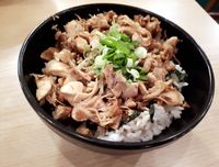 Fuku Ramen: Sedapnya Ramen Spesial Bertopping <i>Beef Chashu</i> dengan Kuah Kaldu Ayam