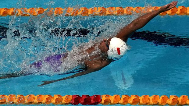 Siman sukses merebut medali emas nomor 50 meter gaya punggung SEA Games 2017.