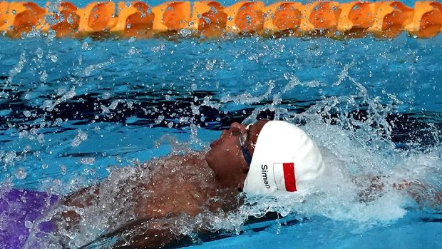 I Gede Siman Sudartawa meraih emas di nomor gaya punggung 50 meter sekaligus memecahkan rekor SEA Games.