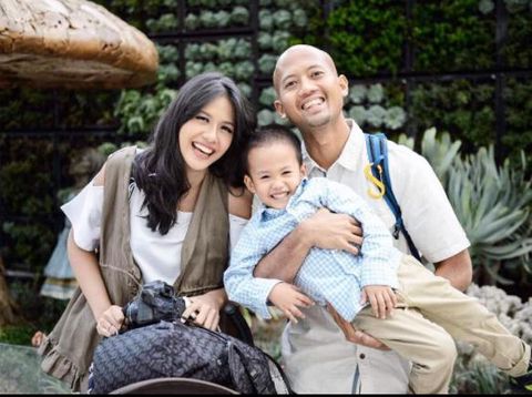 Danesya dan keluarganya/