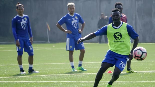 Yudi Guntara mengingatkan agar Persib jangan melakukan kesalahan lagi dalam belanja pemain musim depan. (